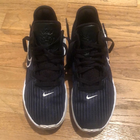 Nike Lebron James Witness Unisex Basketball Shoes Black/White Size